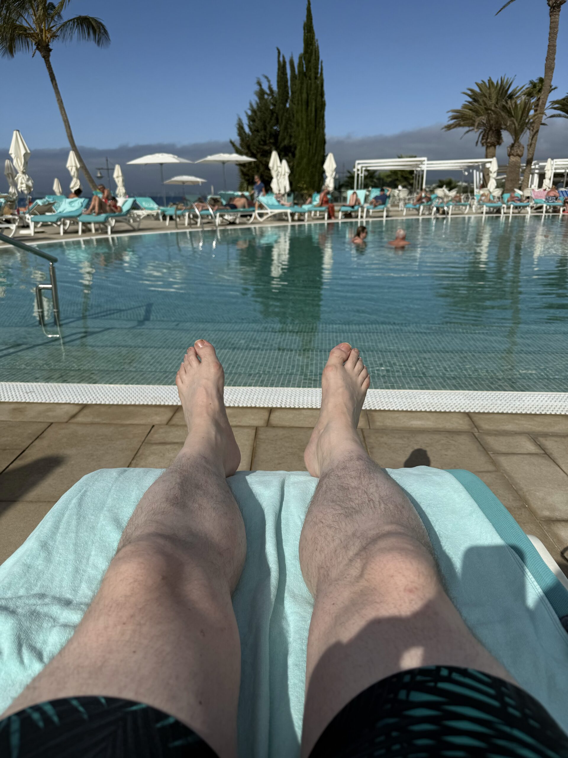 Lekker genieten aan het zwembad